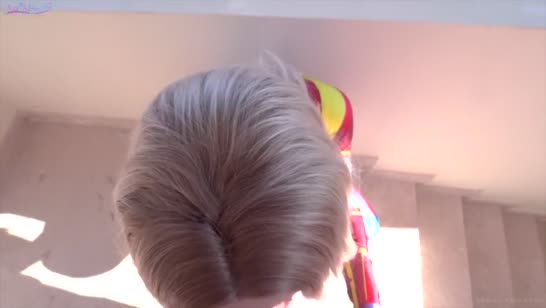 Деваха в обтягивающем наряде трахается во всех позах