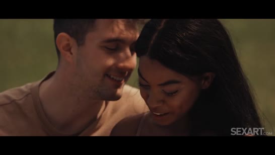 Sofi Vega устроила с бойфрендом романтичный порно пикник