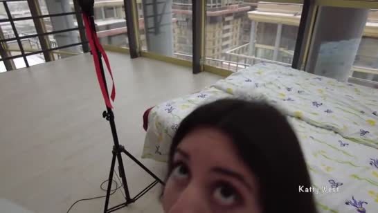 Парень в пижаме напихал членом молодой русской девахе