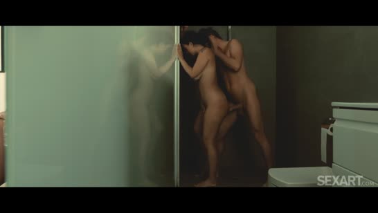 Жена натеребила писечку и залезла на своего мужа